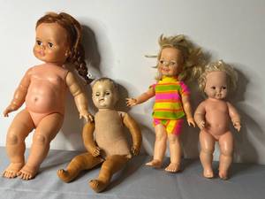 lot 586 image: Vintage Doll Collection - Set of 4 Dolls