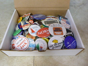 lot 27 image: Box of Assorted Buttons