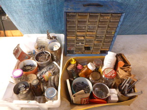 lot 40 image: Garage Items