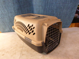 lot 50 image: Petmate Small Pet Taxi