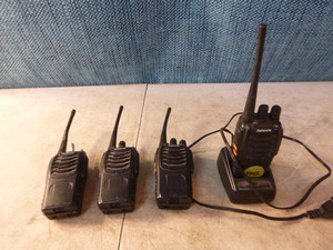 lot 51 image: 4 Retevis Walkie-Talkies