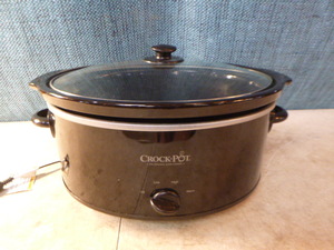 lot 52 image: Crock-Pot 7 Quart Slow Cooker and Meat Grinder