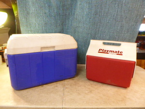 lot 72 image: 2 Coolers