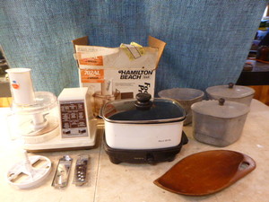 lot 84 image: Kitchen Items
