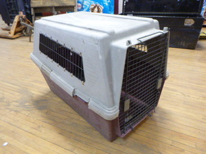 lot 92 image: Dog Crate