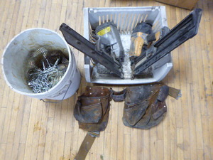 lot 96 image: Garage Items