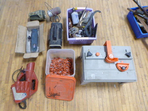lot 97 image: Garage Items