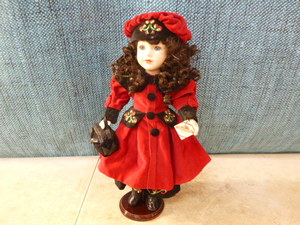 lot 112 image: Victorian Collection Porcelain Doll