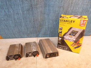lot 128 image: 4 Power Inverters