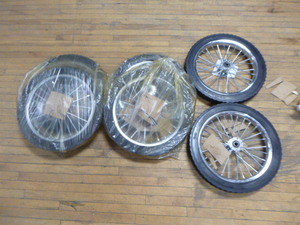 lot 135 image: 6 Heavy Duty Spoke Tires