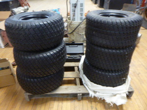 lot 149 image: 6 Wanda Lawn Tractor Tires with Rims