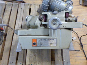 lot 161 image: Black & Decker Valve Refacer