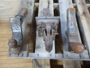 lot 174 image: 3 Trailer Hitches