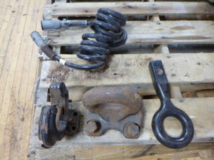 lot 175 image: Pintle Hitches