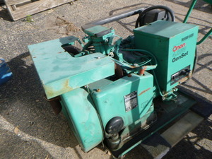 lot 182 image: Onan 4.0RV Gen Set Generator