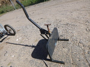 lot 187 image: Snowmobile Jack Stand