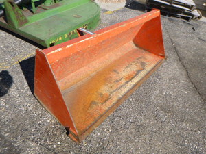 lot 8 image: Kubota Loader Bucket