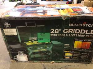 Blackstone 28 in.  Griddle with Hood  Customer Returns See Pictures