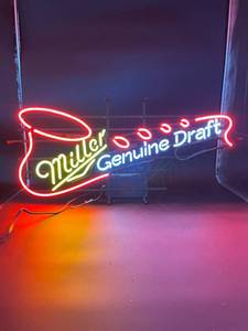 lot 4 image: Miller Genuine Draft Saxophone Neon Sign