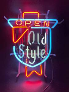 lot 32 image: Old Style Open Neon Sign