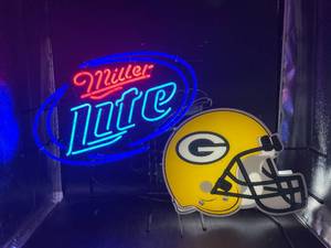 lot 38 image: Miller Lite Packers Neon Sign