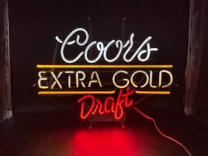 lot 42 image: Coors Extra Gold Draft Neon Sign