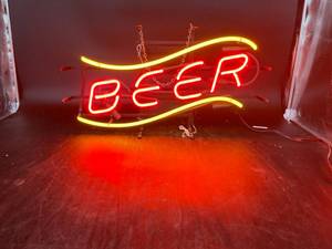 lot 45 image: Classic BEER Neon Sign
