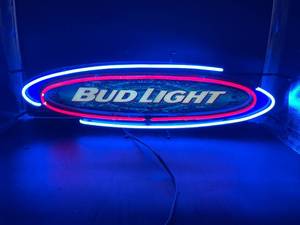 lot 91 image: Bud Light Neon Sign