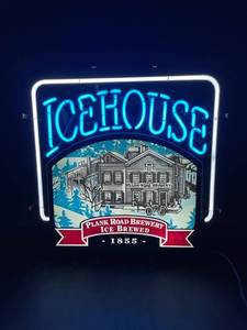 lot 89 image: Vintage Icehouse Beer Neon Sign
