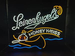 lot 114 image: Leinenkugels Honey Weiss Neon Sign