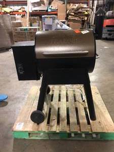 Traeger Pro Series 22 Pellet Grill in Bronze   Customer Returns See Pictures
