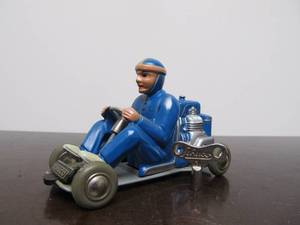 lot 29 image: Vintage SCHUCO Micro-Racer GO-KART wKey - Blue 