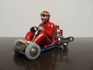 lot 30 image: Vintage SCHUCO Micro-Racer GO-KART wKey - Red