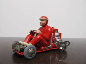lot 32 image: Vintage SCHUCO Micro-Racer GO-KART wKey - Red