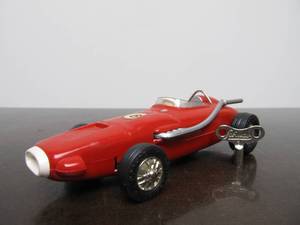 lot 39 image: Vintage SCHUCO Micro-Racer Race Car wKey - Red Watson Roadster