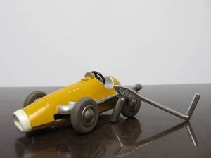 lot 104 image: Old Vintage SCHUCO Micro-Racer Race Car wKey - Yellow 1040