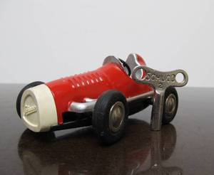 lot 136 image: Vintage SCHUCO Micro-Racer Race Car wKey - Red 1042