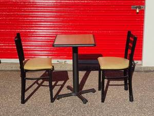 lot 9 image: COMMERCIAL RESTAURANT DINING TABLE WITH CHAIRS