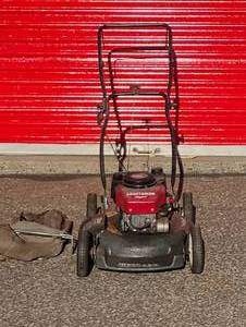 lot 3 image: CRAFTSMAN EAGER-1 LAWNMOWER