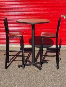 lot 7 image: COMMERCIAL RESTAURANT DINING TABLE WITH CHAIRS