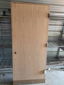 lot 31 image: BAYER BULIT WOOD DOOR