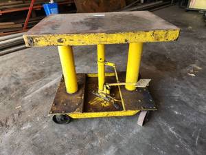 Hydraulic Lift Table