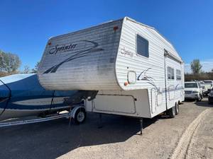 lot 16N image: 2002 Keystone Sprinter