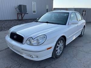 lot 22 image: 2004 Hyundai Sonata LX
