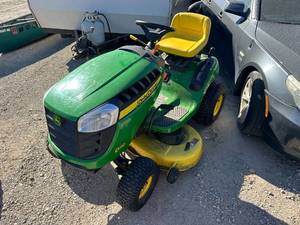 lot 16R image: 2017 John Deere Rider - Lawn Mower