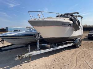 lot 16K image: 1987 Chris Craft 250 AmeroSport