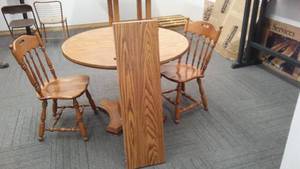 TABLE WLEAF & 2 CHAIRS, 42 DIA, 42X54 WLEAF