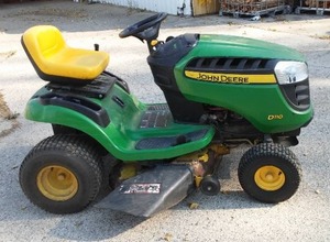 JD D110 LAWN MOWER, 19.5 HP, 42 CUT,