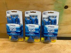 lot 33 image: TOPCARE Lot of 3 Packs of- Triple Blade Razors (4 per pack) (1009244.65)