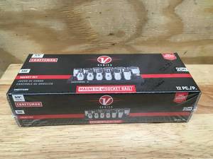 lot 28 image: Craftsman Socket Set, Shallow SAE, 38 Inch Drive, 12 Piece Model # CMMT17330V